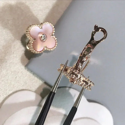 [Lunabriance]CLOVER MEDIUM 1 MOTIFS  PINK MOP DIAMOND EARRINGS