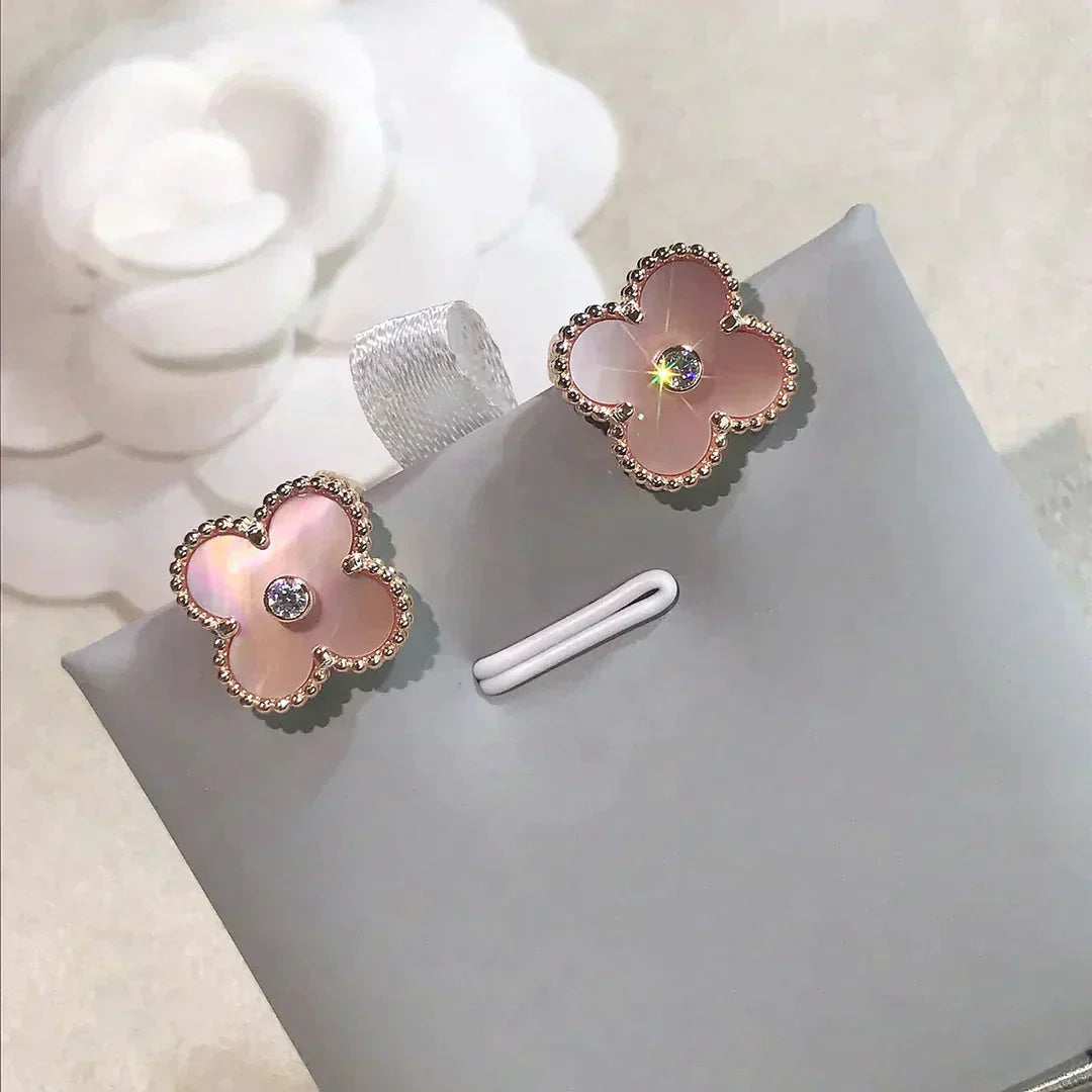 [Lunabriance]CLOVER MEDIUM 1 MOTIFS  PINK MOP DIAMOND EARRINGS