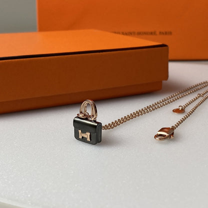 [Lunabriance]CONSTANCE BLACK PEDANT PINK GOLD NECKLACE