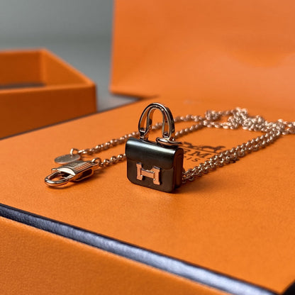 [Lunabriance]CONSTANCE BLACK PEDANT PINK GOLD NECKLACE