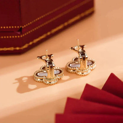 [Lunabriance]CLOVER MEDIUM 1 MOTIFS  WHITE MOP STUD EARRINGS