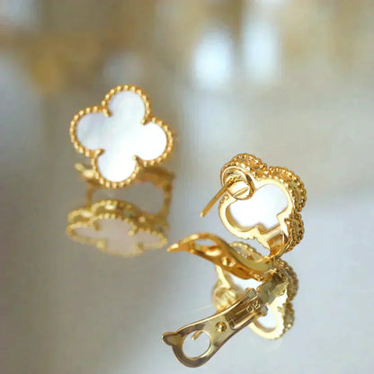 [Lunabriance]CLOVER MEDIUM 1 MOTIFS  WHITE MOP STUD EARRINGS