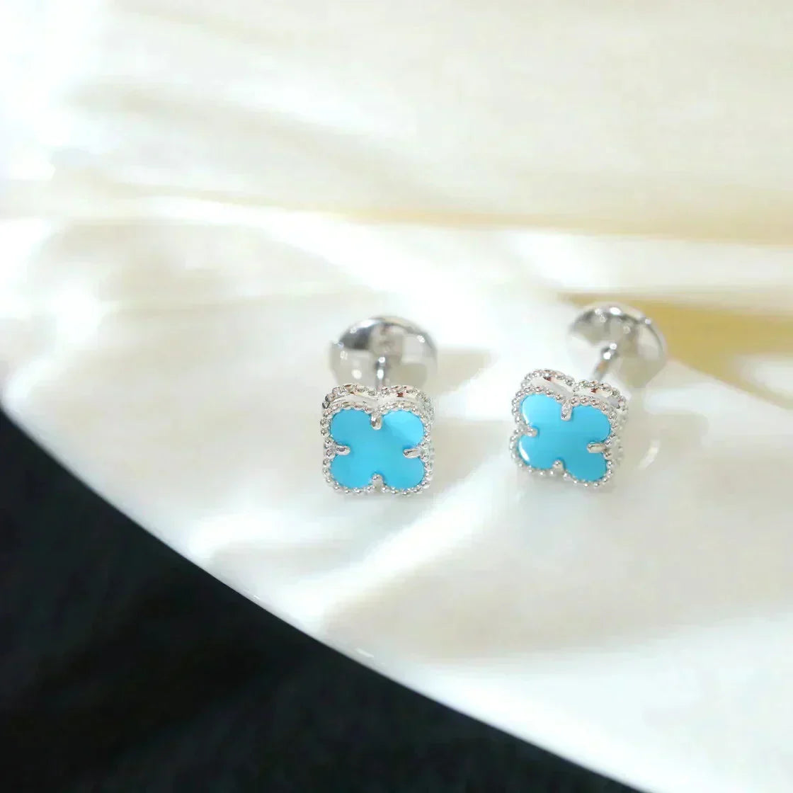 [Lunabriance]CLOVER MINI 9.5MM ONYX STUD EARRINGS SILVER