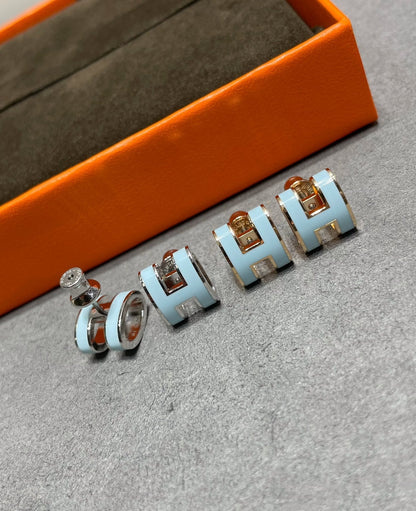 [Lunabriance]POP H SKY BLUE STUD EARRINGS