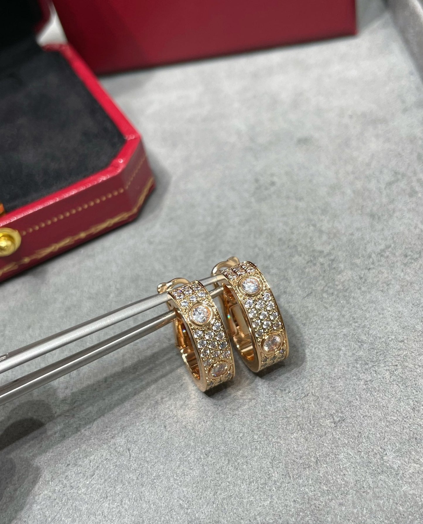 [Lunabriance]LOVE 5.5MM DIAMOND PAVED EARRINGS