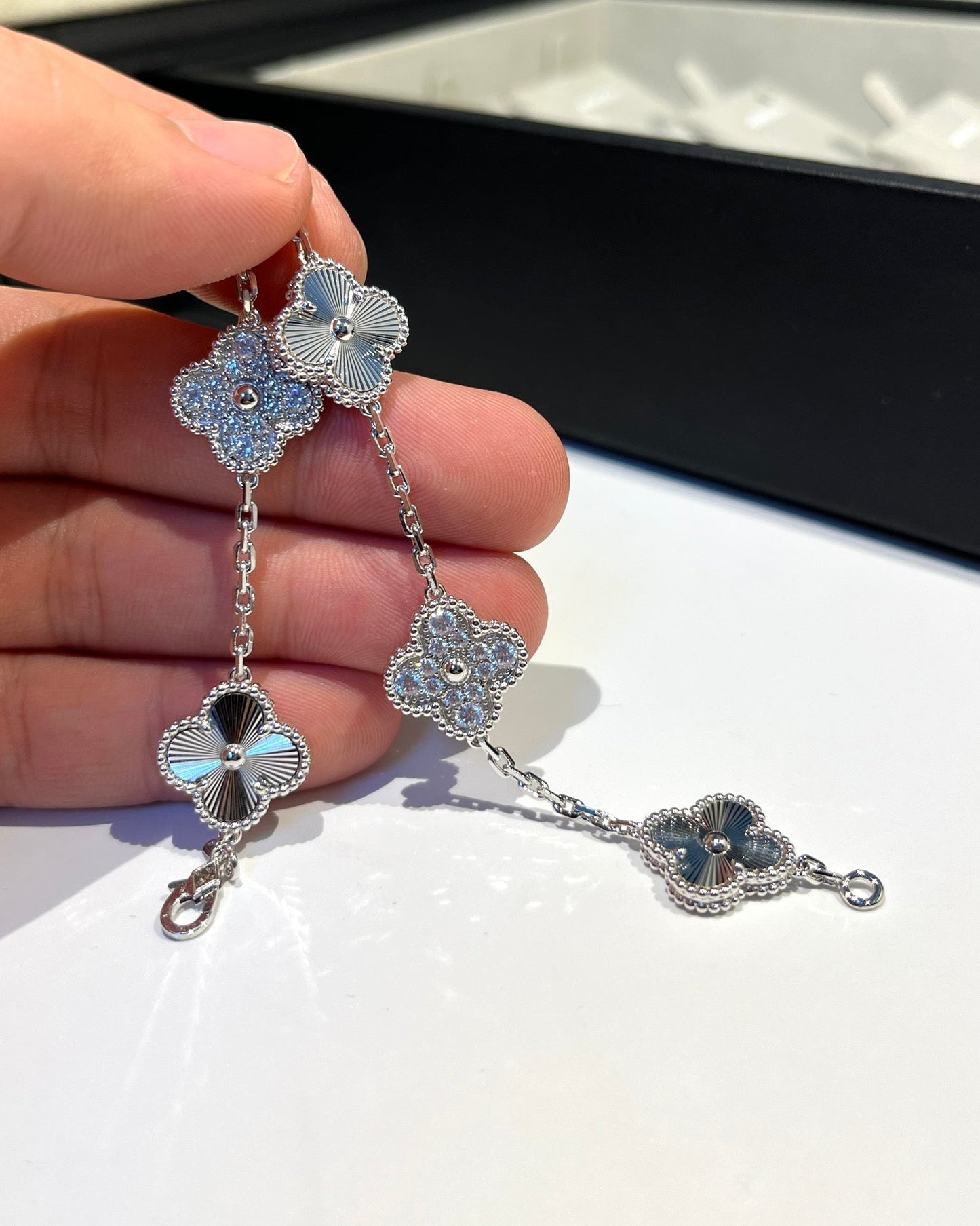 [Lunabriance]CLOVER 5 MOTIF SILVER DIAMOND BRACELET