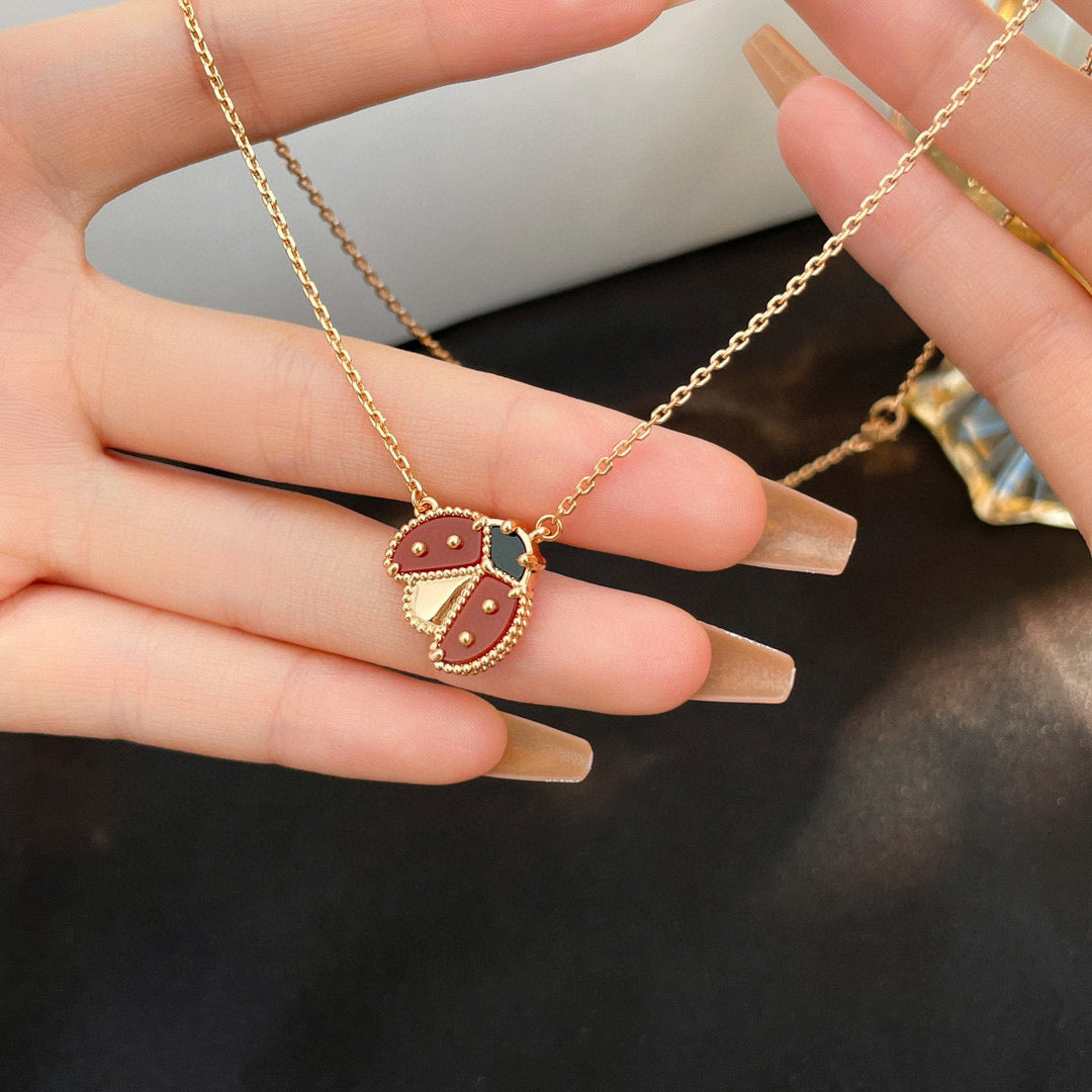 [Lunabriance]LUCKY  CARNELIANS LADYBUG NECKLACE