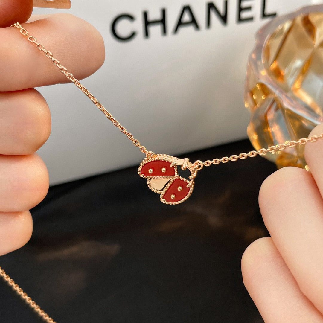 [Lunabriance]LUCKY  CARNELIANS LADYBUG NECKLACE