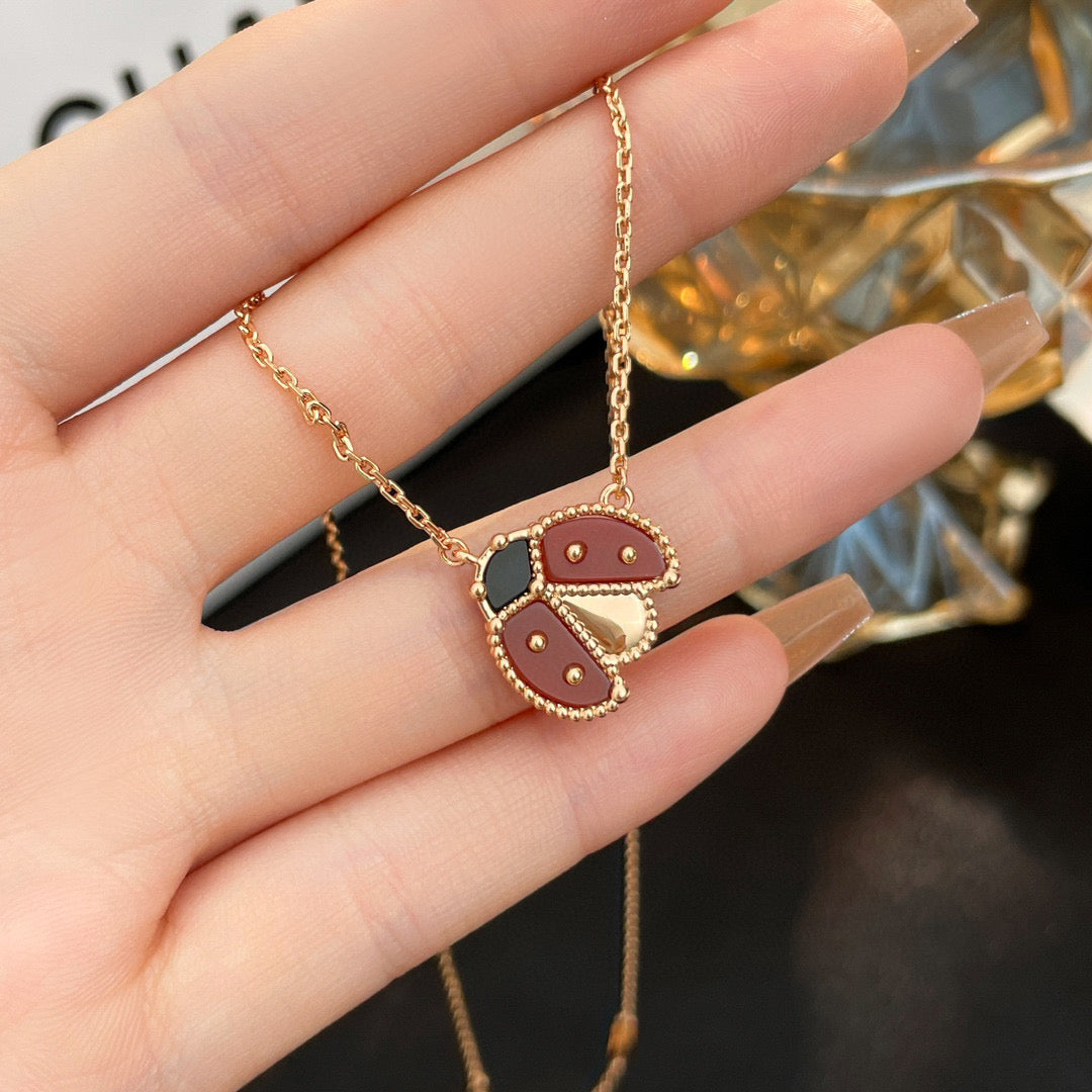 [Lunabriance]LUCKY  CARNELIANS LADYBUG NECKLACE