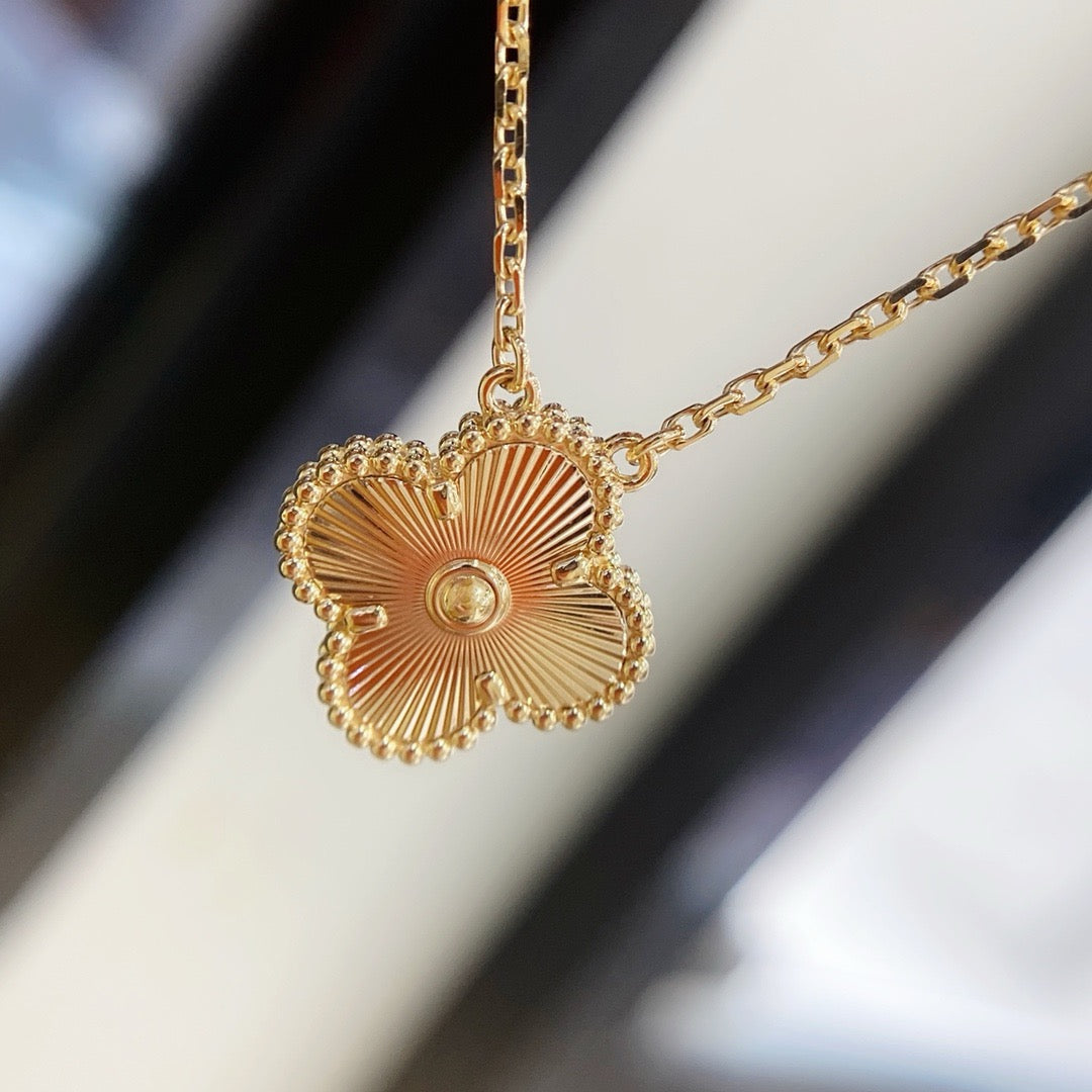 [Lunabriance]CLOVER 15MM LASER NECKLACE