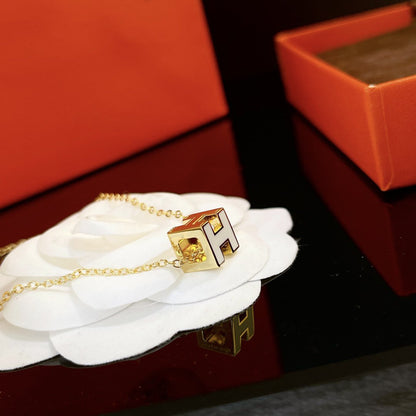 [Lunabriance]H WHITE SQUARE GOLD NECKLACE