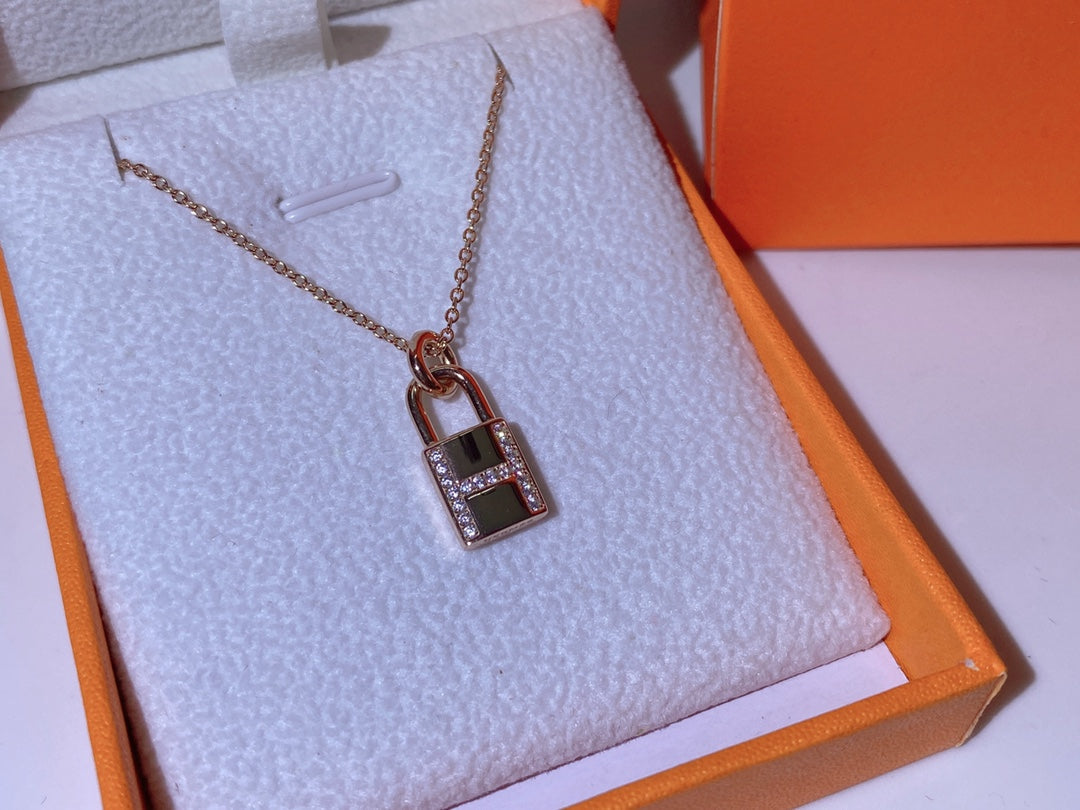 [Lunabriance]HM ADVANCED NICHE LOCK HEAD NECKLACE DIAMONDS