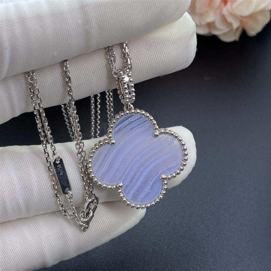 [Lunabriance]CLOVER SILVER CHALCEDONY BIG CLOVER NECKLACE